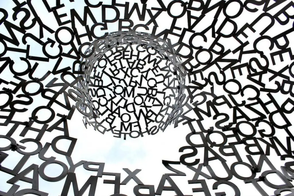 immagine di lettere sparse